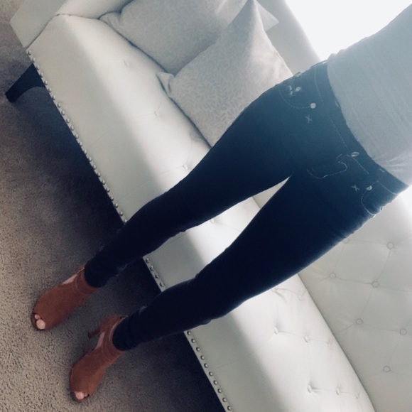 NWT NEW ARRIVAL ROCK REVIVAL SKINNY JEANS - Picture 5 of 8